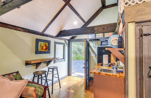 Milford Apartment | Creekside Milford Studio w/Gas Grill + Mtn Views!
