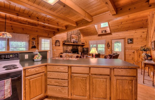 Maggie Valley Cabin | Creekside Mountain Log Cabin Home