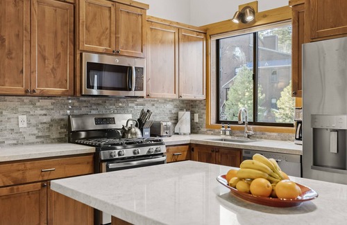 Truckee House | Creekside Northstar Condo w/Fireplace, Balcony, Pool & Free Shuttle