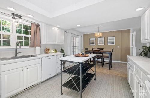 Rogers House | Creekside Oasis - 5BR Retreat with Pool & Hot Tub