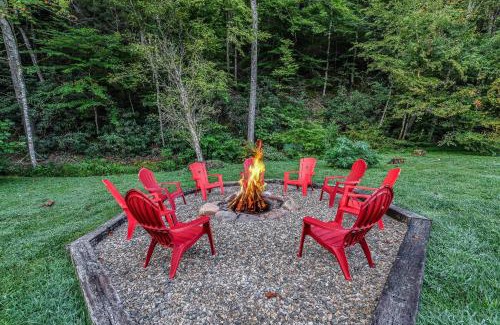Sevierville House | Creekside on the Bluff cabin