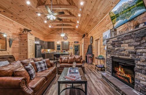 Sevierville House | Creekside on the Bluff cabin