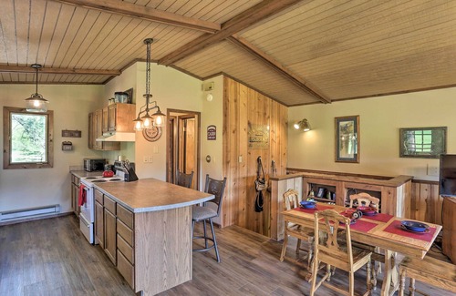 Rimrock Cabin | Creekside Rapid City Cabin w/Deck on 30 Acres!