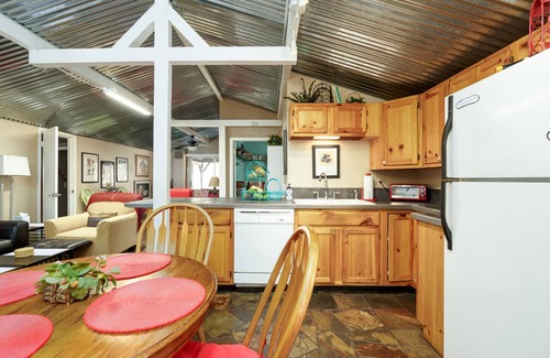 Pinetop-Lakeside Cabin | Creekside Retreat - Charming Cabin w/Deck, A/C, Firepit, & Billy Creek View