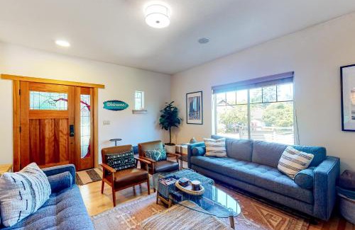 Rockaway Beach House | Creekside Retreat
