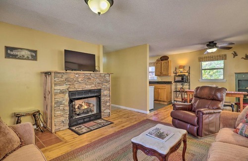 Mars Hill House | Creekside Retreat with Deck, 18 Miles to Wolf Ridge