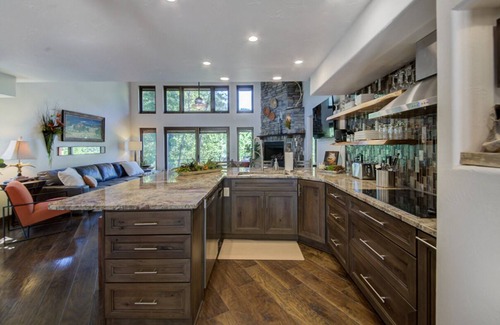 Colonial Pine Hills House | Creekside RondeView - Townhome with amazing views!