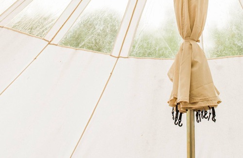 Woolwine RV Rental | Creekside Stargazer Tent Farmstay