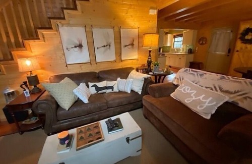 Ellijay House | Creekside Storie. Waterfalls, Hiking, Biking, Creekside Storie. Hot Tub, Cohutta Forest, Hiking, Bik