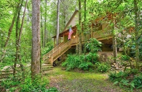 Ellijay House | Creekside Storie. Waterfalls, Hiking, Biking, Creekside Storie. Hot Tub, Cohutta Forest, Hiking, Bik