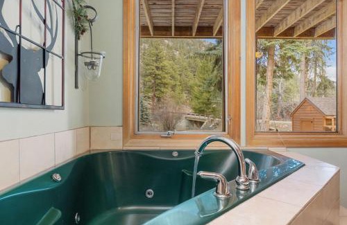 Fall River Estates Apartment | Creekside Suites 22 by Estes Park Condos