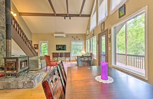 Mars Hill House | Creekside Weaverville Home - 16 Miles to Asheville