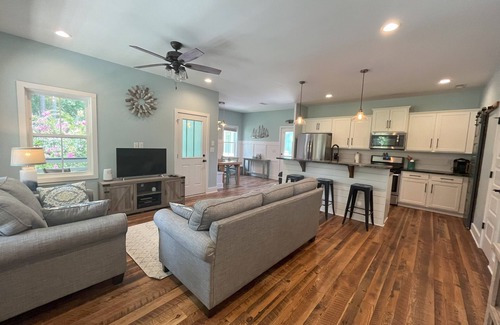 Minnesott Beach Cottage | Creekside - Your family retreat!