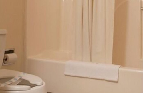 Waynesville Hotel | Creekwood Motel
