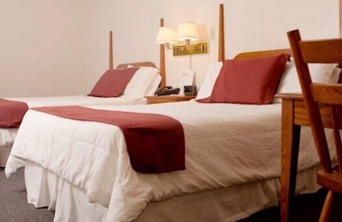Waynesville Hotel | Creekwood Motel