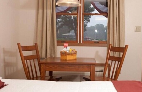 Waynesville Hotel | Creekwood Motel