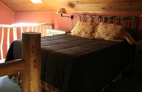 Utica House | Creel-Cottage-Jacuzzi-Queen ( no pet)