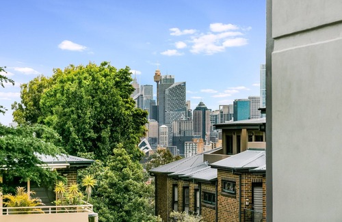 Cremorne Apartment | Cremorne- HAR20- Harrison St - Modern 2BR Apartment in Quiet Street Near Neutral Bay Village