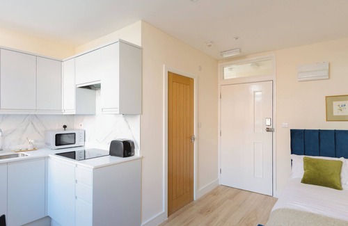 High Wycombe Apartment | Crendon House Boutique Hotel