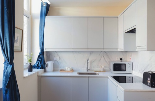 High Wycombe Apartment | Crendon House Boutique Hotel
