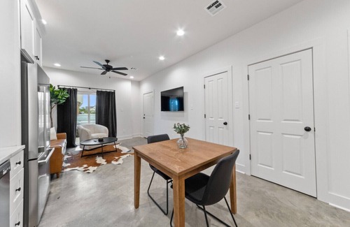 Lafayette House | Creole House*KING bed*Relax in Cajun Comfort!