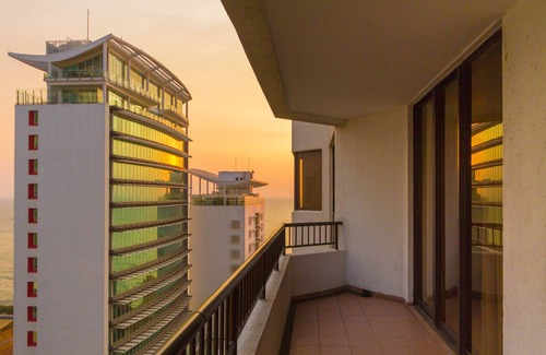 Kollupitiya Apartment | Crescat Residencies 2BR Serviced Apartment