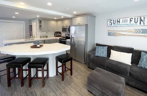Quincy Condo | Crescent Bar Getaway-Pool/Beach/River, Gorge Concerts, Wineries, Sunshine & Ski!