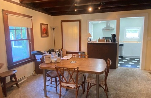 Niantic House | Crescent Beach Cottage - Vacation or Academic Rental