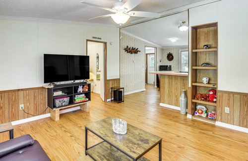 Crescent City House | Crescent City Home w/Charcoal Grill: Near 3 Lakes