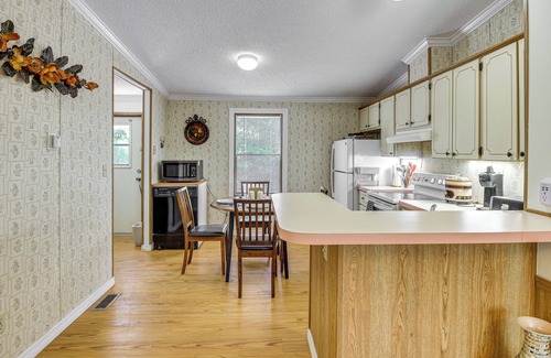 Crescent City House | Crescent City Home w/Charcoal Grill: Near 3 Lakes