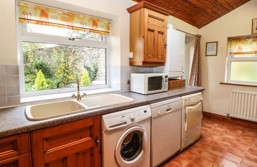 Haltwhistle Cottage | CRESCENT COTTAGE, character holiday cottage in Haltwhistle