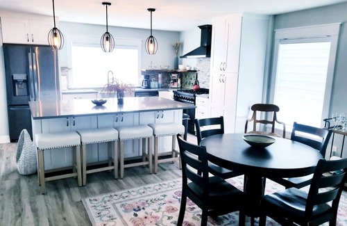 Crescent City House | Crescent Lake View in Quaint Downtown Crescent City