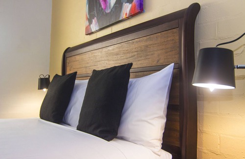 Taree Hotel | Crescent Motel