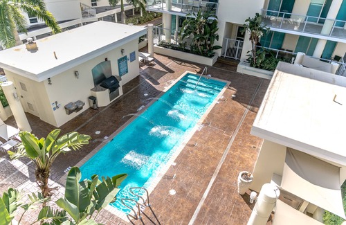 Siesta Key Condo | Crescent Siesta Key Unit 406. Thanksgiving Week Available!