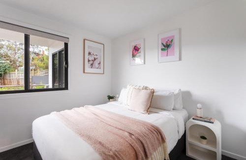 South Launceston House | Crescent Townhouse close to LGH
