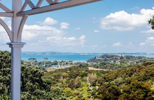 Ostend House | Crescent Villa - Stay Waiheke