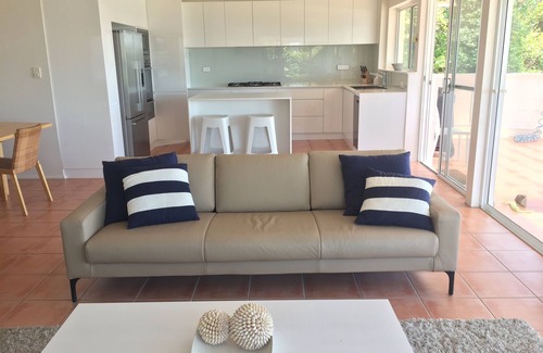 Currarong House | Crescent - Waterfront Beach House