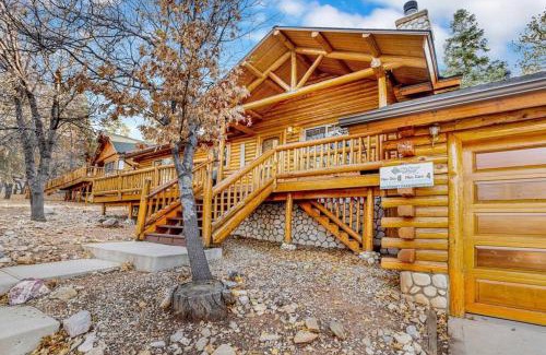 Upper Moonridge House | Crescenta Pines Resort Log Cabin~ Hot Tub~ Games~