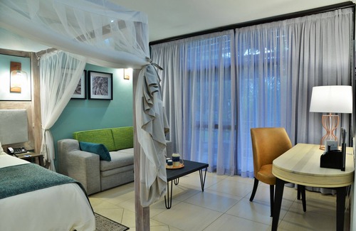 Kasane Cabin | Cresta Mowana Safari Resort & Spa