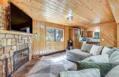 Crestline House | Crestline Vacation Rental Less Than 1 Mi to Lake Gregory!