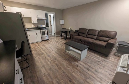 Creston Hotel | Creston Hotel