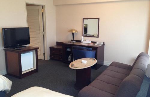 Taira Hotel | Creston Hotel
