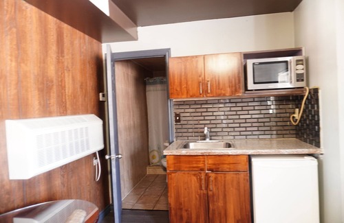 Aldershot Hotel | crestwoodmotel