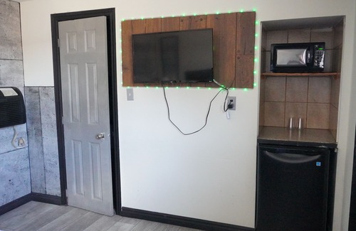 Aldershot Hotel | crestwoodmotel