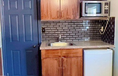 Aldershot Hotel | crestwoodmotel