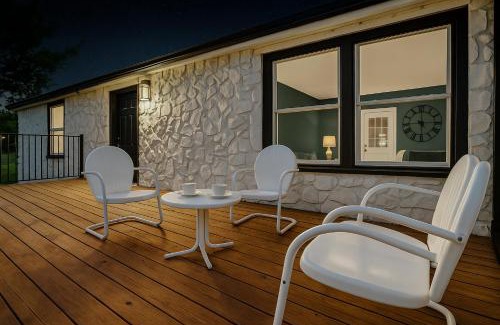 Wylie House | Crew-friendly 1-level Huge Yard Big Parking