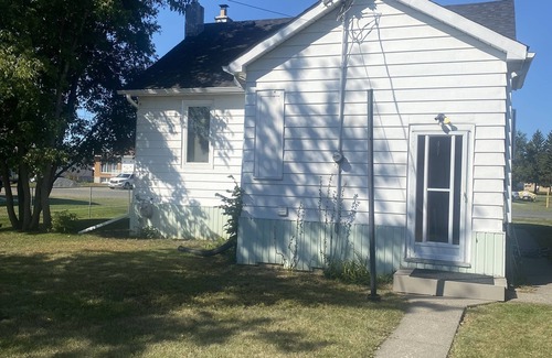 Thunder Bay House | Crew House Sleeps 8 With On Site Parking