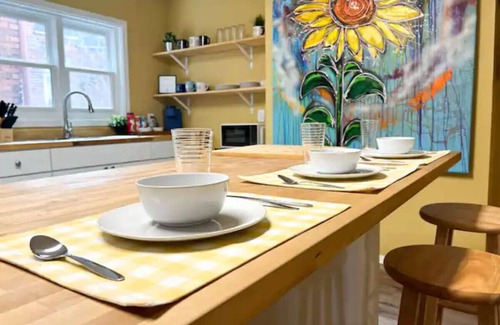 Pittsburgh Apartment | Crew Housing: Sleeps 28! 7BR w/15 Beds & 4 Baths
