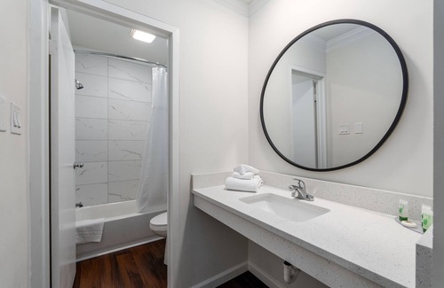Crewe Hotel | Crewe Boutique Inn