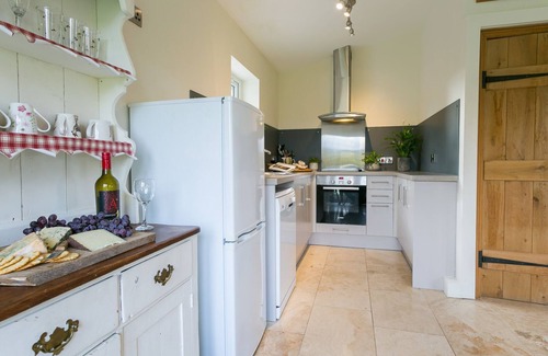 Dinas Cottage | Crib y Nantlle - a snowdonia that sleeps 4 guests in 2 bedrooms